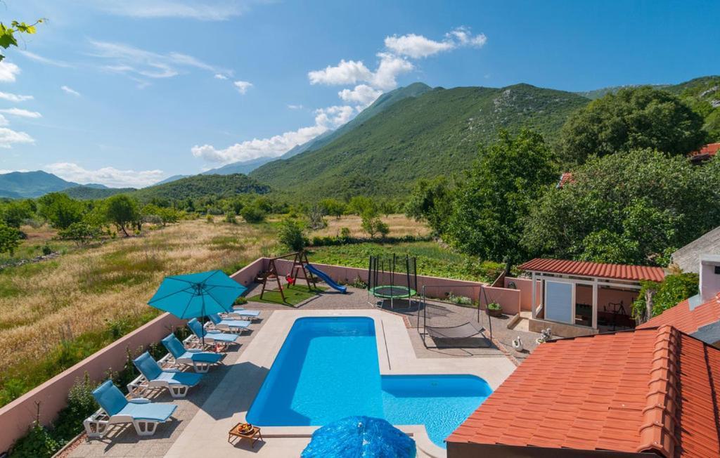 Holiday Home Perunika Zezevica Kültér fotó