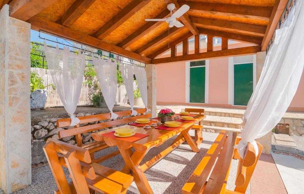 Holiday Home Perunika Zezevica Kültér fotó