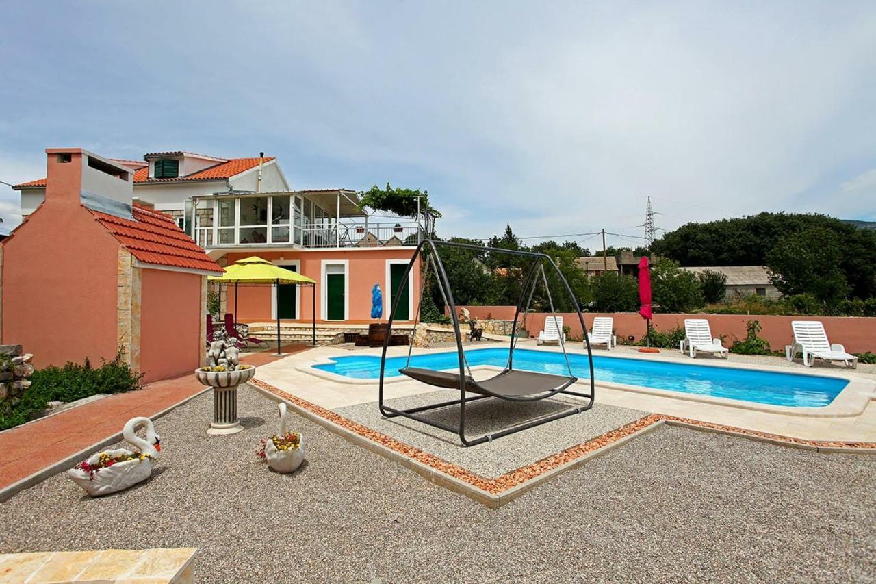 Holiday Home Perunika Zezevica Kültér fotó
