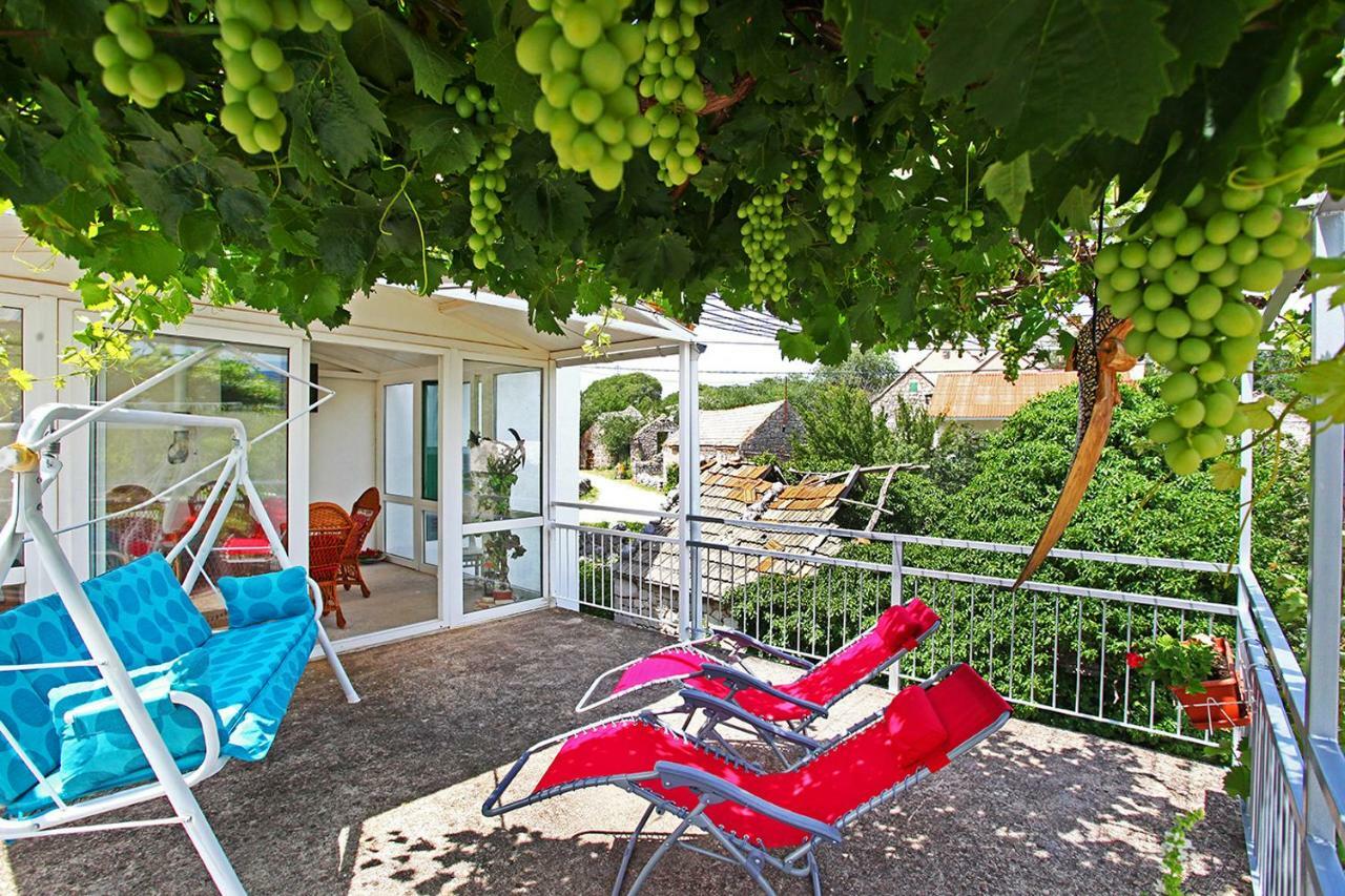 Holiday Home Perunika Zezevica Kültér fotó
